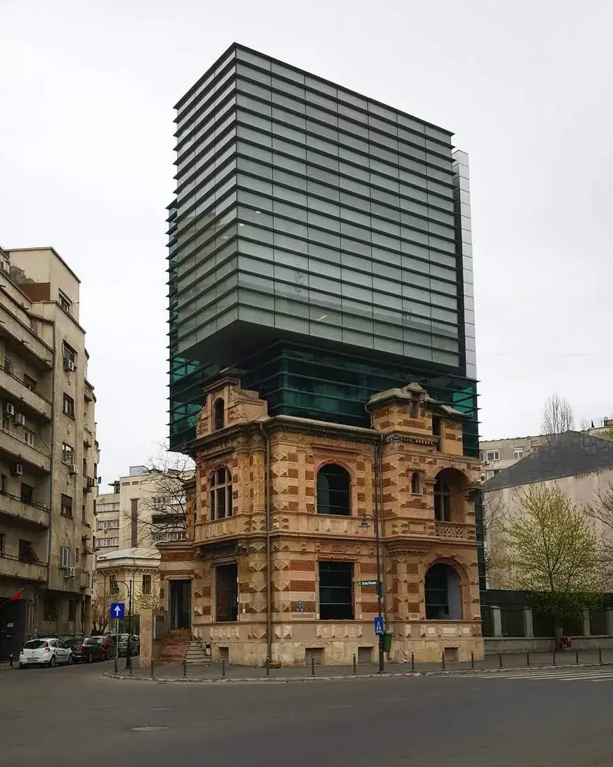 Clădire comercială