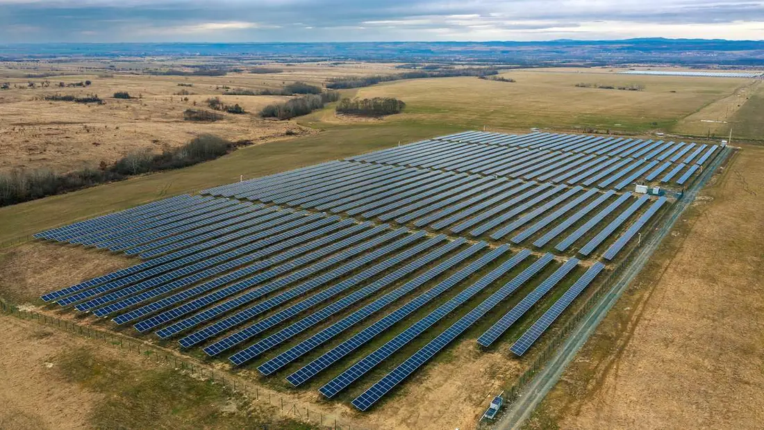 Fermă solară curată